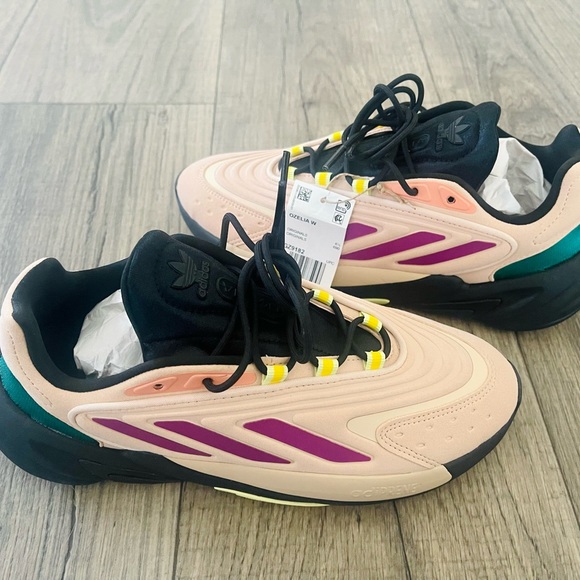 adidas Shoes - 🔥NWT Adidas Ozelia Color Block Athletic Shoes